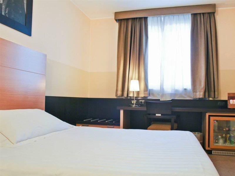 B&B Hotel Milano Cologno Studios Cologno Monzese Exterior foto